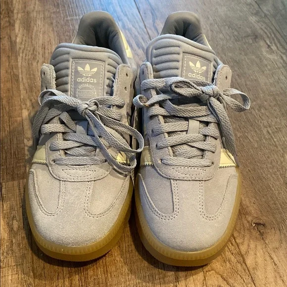 Men’s Adidas Light purple SAMBAs with Gum Sole - Picture 2 of 9